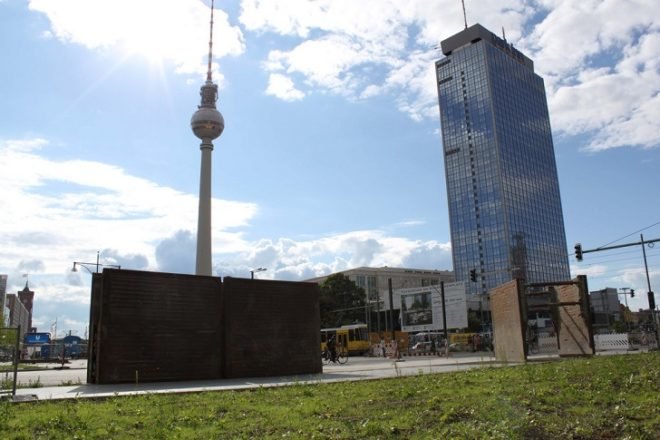 Frank Gehry, Berlin, architect, design, Gehry Partners, LLC, Alexanderplatz, Germany, HInes, Berliner Fernsehturm