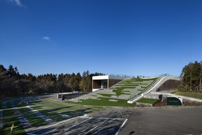 Jeju island, jeju province, south korea, green roof, d lim architects, nine bridges, nine bridges golf course, multipurpose hall, CJ group, sloping green roof, timber louvers