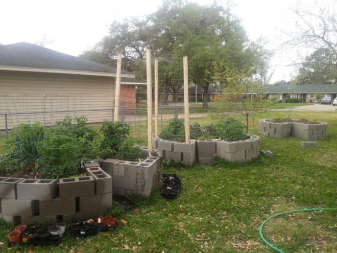 Keyhole garden, keyhole, mandala garden, permaculture, Deb Tolman, Dr. Deb Tolman, raised garden bed