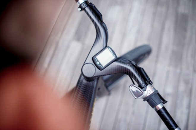 Leaos e-bike, Leaos electric bike, Armin Oberhollenzer bike, bike design, e-bike design, hybrid bike design, green transportation, LED lights bike, pedal-assist e-bike, bike speed sensors, bike accessories, green desgin