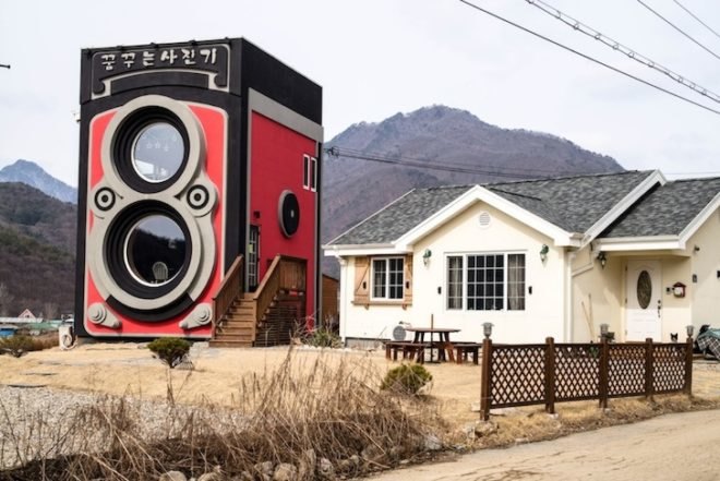 Coffee shop, coffee, rolleiflex camera, south korea, south korea coffee shop, the dreamy camera, the dreamy camera coffee shop, camera museum, camera-shaped architecture, camera-shaped cafe
