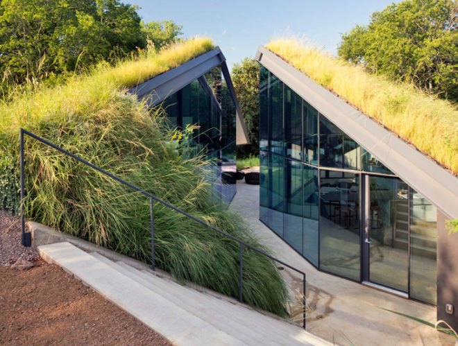 Edgeland House, Bercy Chen Studio, earth sheltered house, Austin, earth-bermed house