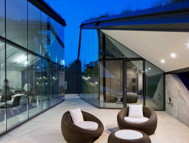 Edgeland House, Bercy Chen Studio, earth sheltered house, Austin, earth-bermed house
