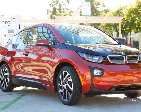 electric cars, plug-in hybrid car, electric car, lithium-ion battery, green car, green transportation, nissan leaf, bmw i3, tesla, tesla model s, nissan, electric motor