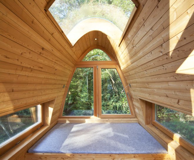 Baumraum, Long-Legged shelter, Solling Treehouse, on stilts, stands on a lake, wooden treehouse, germany