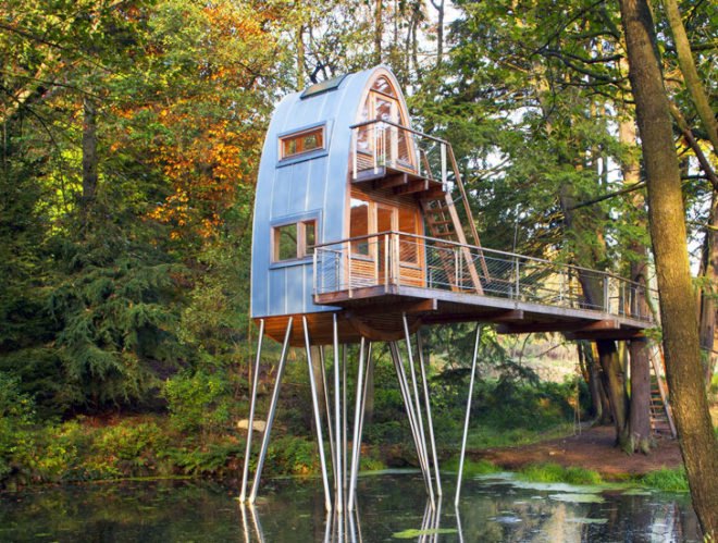 Baumraum, Long-Legged shelter, Solling Treehouse, on stilts, stands on a lake, wooden treehouse, germany
