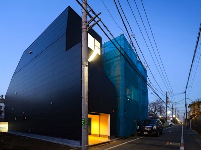 tokyo residents privacy, privacy, narrow house, urban house, level architects, fukasawa, 4-story urban house, tokyo, privacy walls, central skylight, open ballustrade, tatami mats, loft space, built-in bench seating, built-in furniture