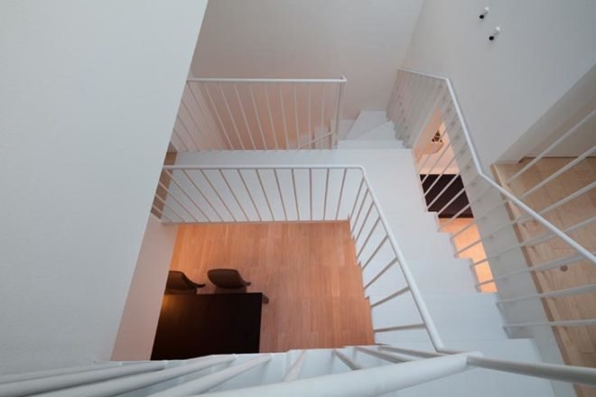 tokyo residents privacy, privacy, narrow house, urban house, level architects, fukasawa, 4-story urban house, tokyo, privacy walls, central skylight, open ballustrade, tatami mats, loft space, built-in bench seating, built-in furniture