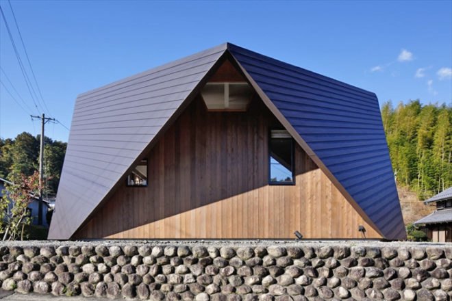 Origami House, Origami House TSC Architects, TSC Architects house, origami architecture, triangular roofs, vernacular architecture Japan, traditional architecture Japan, folded roof, Japanese architects, sustainable buildings, mountain architecture, daylit home Japan, natural ventilation