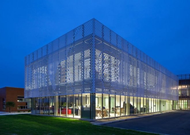 PAD Architects, Beneteau Headquarters, Givrand, France, architecture, HI-MACS, energy efficient design, french architecture, mesh screen, passive design, energy efficiency, solar gain, commercial design, commercial architecture