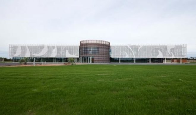 PAD Architects, Beneteau Headquarters, Givrand, France, architecture, HI-MACS, energy efficient design, french architecture, mesh screen, passive design, energy efficiency, solar gain, commercial design, commercial architecture