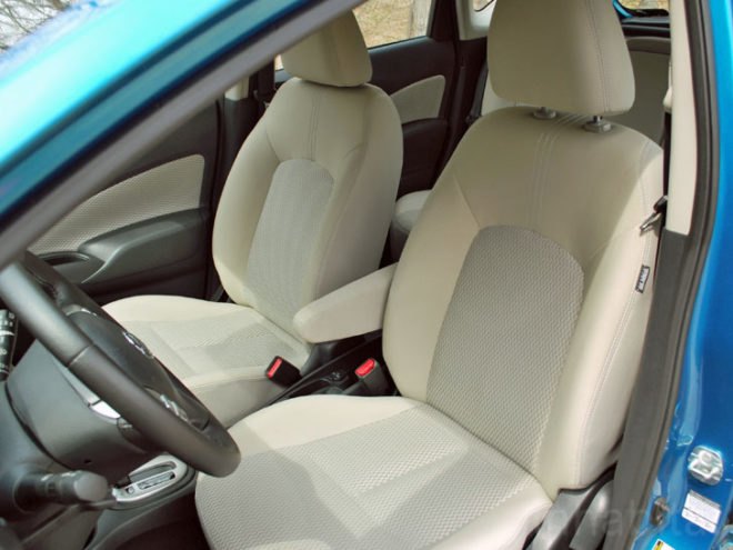 test drive, nissan, nissan versa, laura cowan, laura k. cowan, green car, hatchback, fuel efficiency, green transportation, compact car