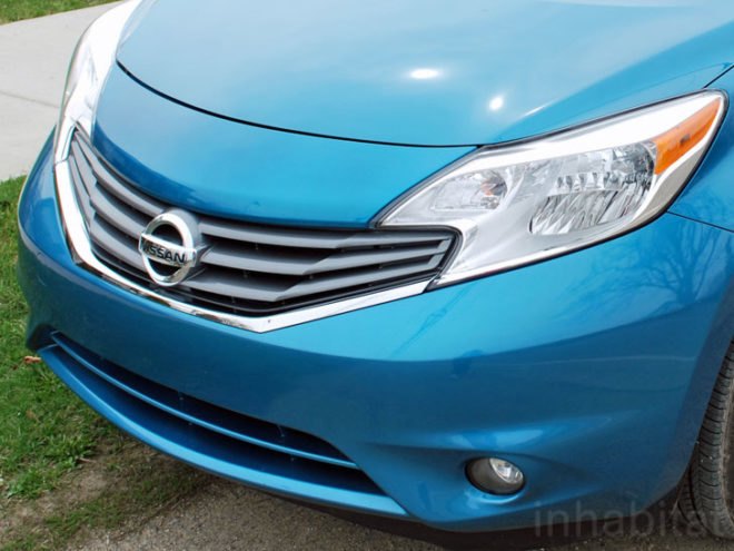 test drive, nissan, nissan versa, laura cowan, laura k. cowan, green car, hatchback, fuel efficiency, green transportation, compact car