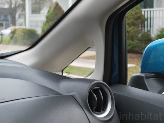 test drive, nissan, nissan versa, laura cowan, laura k. cowan, green car, hatchback, fuel efficiency, green transportation, compact car
