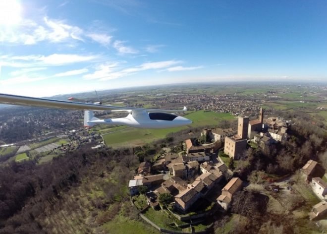 Sunseeker Duo, solar-powered two-seater, electric airplane, Solar Flight