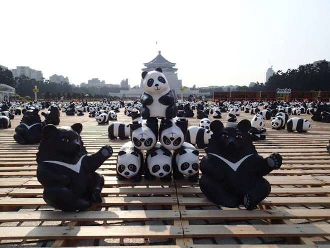 green design, eco design, sustainable design, 1600 Pandas World Tour, Paulo Grangeon, 1600 Pandas World Tour Hong Kong, Clock Tower at the Hong Kong Cultural Piazza, Victoria Park HK, World Wildlife Fund