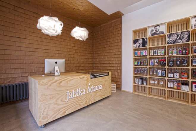 Mode:lina Architekci, Apple store design, Poznań Apple retail store, Apple retails store, Apple interior design, Apple stores, Poland Apple stores, reused paper bags, reused materials, fruit package reuse design, green design, wooden interior design, wooden stall design