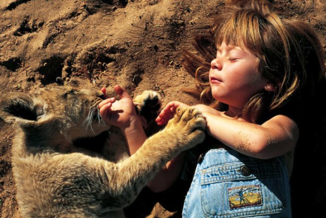 Alain Degré, Sylvie Robert, african childhood, Tippi Degré, growing up with wild animals, animals, photography