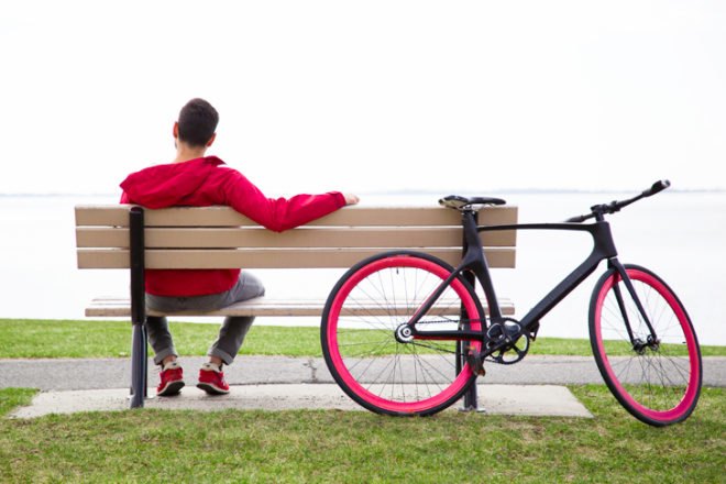 Vanhawks Valour bike, Valour bike, carbon fiber bike, Ultra-light bicycles, smart bike design, bike apps, green technology, bicycle design, Canadian design, Kickstarter bikes, bike blind spots, Vanhawks app