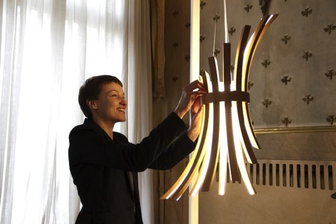 filo lamp, laura modoni, led, fsc certified wood, fsc, filo light, shape shifting lamp, ceiling lamp, led technology, energy efficiency