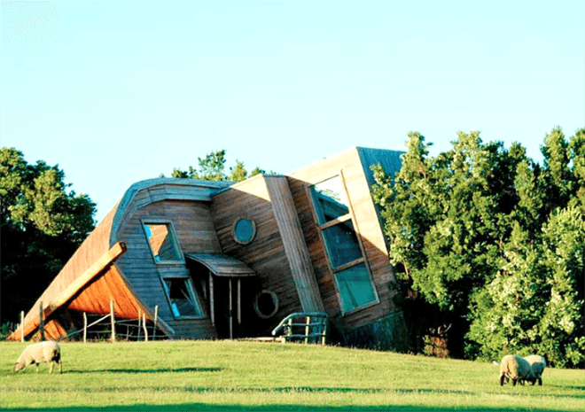 Espejo De Luna, eco-resort Chile, Chilean architecture, eco-travel, eco-hotel Chile, boat-shaped architecture, locally sourced building material, wood architecture, hotel design, resort design, low carbon footprint, carbon emissions, green hotel design