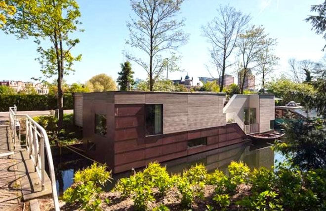 The Netherlands, green roof, bytr architects, parkark, house boat, houseboat, dutch home, dutch architecture, house boat architecture, architecture, white stucco, sedum green roof, skylights,