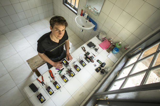 Rainforest Connection, Kickstarter, RFCx, Rainforest Connection uses old smartphones to monitor illegal logging and poaching, deforestation, habitat loss, poaching, logging, solar power, Topher White, Zoological Society of London, crowdfunding campaign
