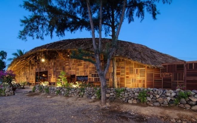 nha trang, vietnam, coffee shop, salvaged materials, salvaged wood, a21 studio, scrap wood, recycled materials, salvaged ring, sustainable building, tenon, mortise, natural ventilation, solar heat gain, interior courtyard