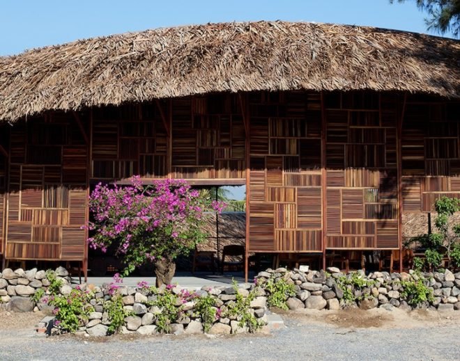 nha trang, vietnam, coffee shop, salvaged materials, salvaged wood, a21 studio, scrap wood, recycled materials, salvaged ring, sustainable building, tenon, mortise, natural ventilation, solar heat gain, interior courtyard