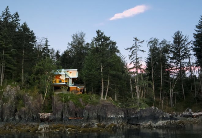 green design, eco design, sustainable design, mcfarlane green biggar, office of mcfarlane bigger architecture, cantilevered home, gambier island, glass cabin