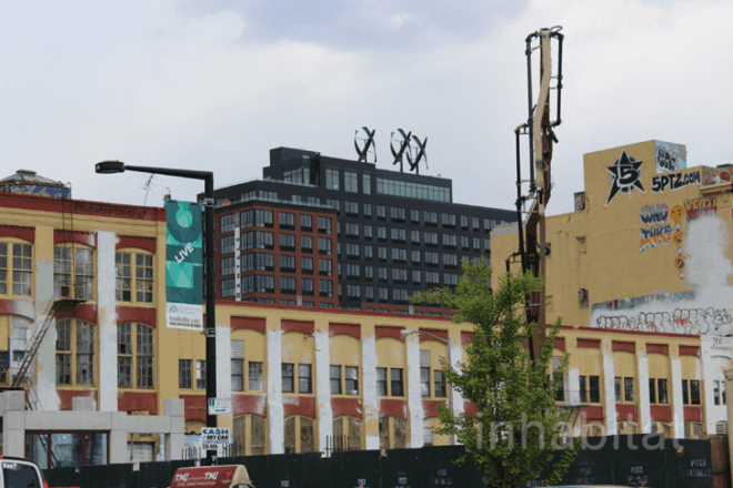 pearson, pearson court square, pearson long island city, pearson lic, wind turbines, wind turbine building, wind turbine building nyc, wind turbines nyc, long island city, lic, green apartments, green apartments nyc, wind power, wind power nyc, green buildings nyc, green buildings