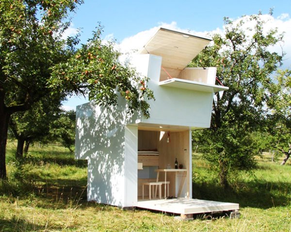 Allergutendinge, tiny wooden shelter, Soul Box, prefab home, living in isolation, living in nature,