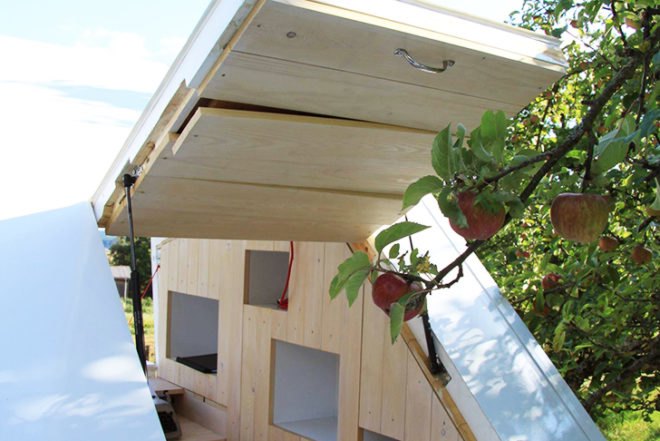 Allergutendinge, tiny wooden shelter, Soul Box, prefab home, living in isolation, living in nature,