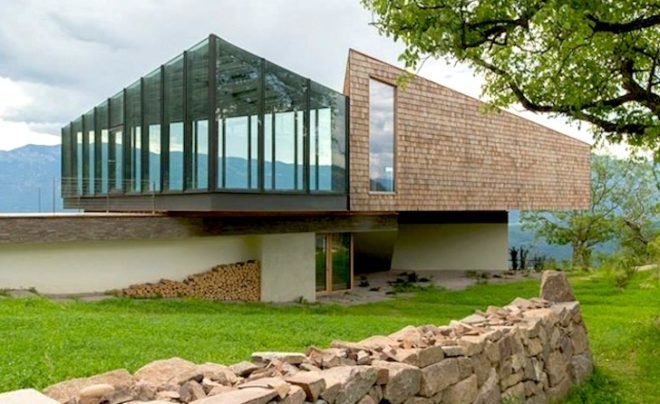 elisabeth and helmut uhl foundation, modo studio, glasshouse, solar thermal heating, salvaged materials, wood thermal-insulation envelope, energy costs, under-floor heating, hot air, wood, energy efficiency, compact building, sustainable building, plant cultivation, mountain views, panoramic views