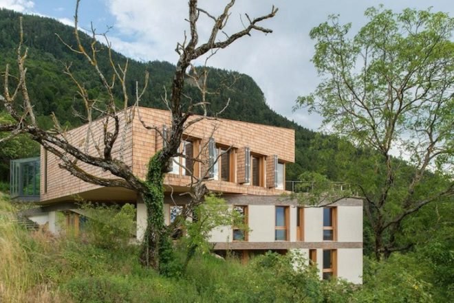 elisabeth and helmut uhl foundation, modo studio, glasshouse, solar thermal heating, salvaged materials, wood thermal-insulation envelope, energy costs, under-floor heating, hot air, wood, energy efficiency, compact building, sustainable building, plant cultivation, mountain views, panoramic views
