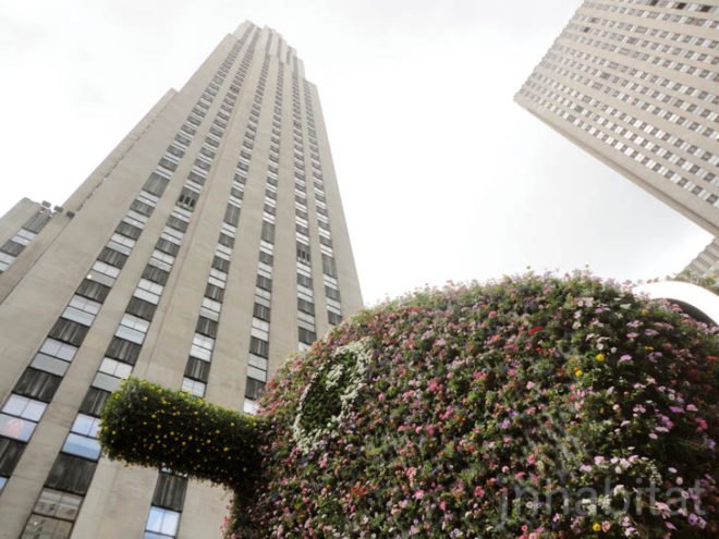 green design, eco design, sustainable design, Jeff Koons, Split-Rocker, Whitney Museum of American Art, Rockefeller Center, living sculpture, plant sculpture, Public Art Fund