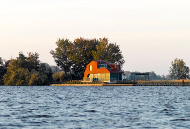 Tim Piët and Jos Blom, KHM26 house, KHM26 house Netherlands, Dutch architects, Dutch architecture, house transported by boat, Pikmeer lake KHM26 house, unconventional building technique, transportable architecture