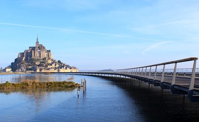 Dietmar Feichtinger, Dietmar Feichtinger Architectes, Mont-Saint-Michel, UNESCO world heritage site, Mont-Saint-Michel bridge, Mont-Saint-Michel pedestrian pathway, Mont-Saint-Michel silt buil up, Mont-Saint-Michel causeway, silt buildup, Mont-Saint-Michel island, norman benedictine abbey, abbey and monastery, normandy, pedestrian bridge, pedestrian pathway