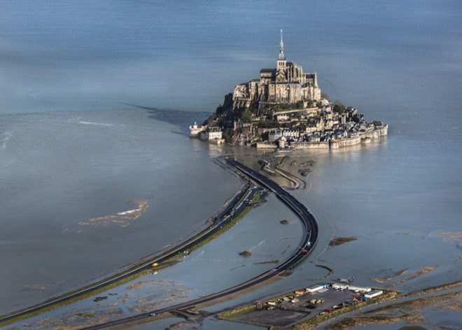 Dietmar Feichtinger, Dietmar Feichtinger Architectes, Mont-Saint-Michel, UNESCO world heritage site, Mont-Saint-Michel bridge, Mont-Saint-Michel pedestrian pathway, Mont-Saint-Michel silt buil up, Mont-Saint-Michel causeway, silt buildup, Mont-Saint-Michel island, norman benedictine abbey, abbey and monastery, normandy, pedestrian bridge, pedestrian pathway