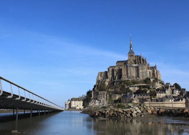 Dietmar Feichtinger, Dietmar Feichtinger Architectes, Mont-Saint-Michel, UNESCO world heritage site, Mont-Saint-Michel bridge, Mont-Saint-Michel pedestrian pathway, Mont-Saint-Michel silt buil up, Mont-Saint-Michel causeway, silt buildup, Mont-Saint-Michel island, norman benedictine abbey, abbey and monastery, normandy, pedestrian bridge, pedestrian pathway