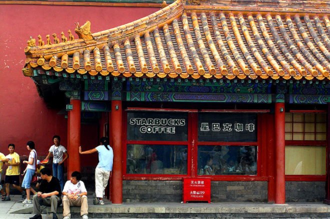 China, Shanghai, tainted meat, tainted food, public health, food quality, Chinese meat scandal, Shanghai Husi, scandal, McDonald's, Burger King, Starbucks, Pizza Hut, fast food, chicken nuggets, burgers
