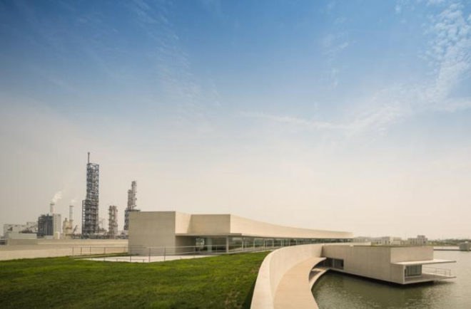 Álvaro Siza, Álvaro Siza China, industrial buildings, Portuguese architects, architecture China, Shihlien Chemical Industrial Jiangsu Co, buildings on the water, island architecture