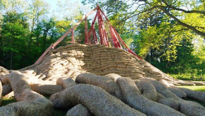 Bittertang architecture, Buru Buru living amphitheater, straw-filled tubes, straw architecture, multifunctional architecture, sustainable building materials, biodegradable building materials, natural building materials, performance architecture, straw noodles, LED lights, green lighting
