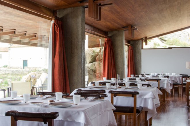 Boa Nova Tea House, Álvaro Siza Vieira, portugal, green renovation, historic renovation, eco restaurant,