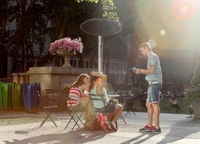 energy, renewable energy, Bryant park, green barrel energy, landscape forms, smartphones, solar power charging, charging stations, electric charging stations, citycharge, Ignacio ciochhini, industrial design, eco technology, green technology, clean technology