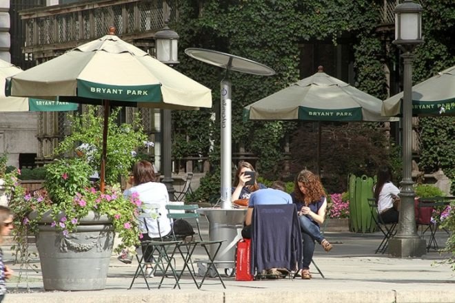 energy, renewable energy, Bryant park, green barrel energy, landscape forms, smartphones, solar power charging, charging stations, electric charging stations, citycharge, Ignacio ciochhini, industrial design, eco technology, green technology, clean technology
