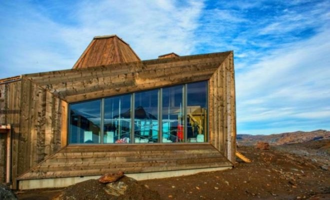 Jarmund and Vigsnæs, Rabothytta, trekker lodge, architecture, Okstindan mountains, trekker refuge, Kebony wood, locally sourced materials, resilient building materials, mountain refuge norway, norwegian architecture