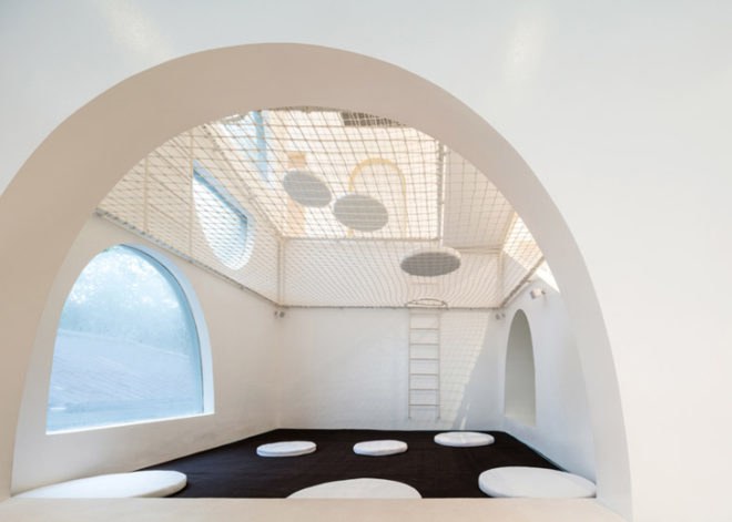 Jerry House Onion, Onion studio Thailand, cartoon-inspired house, Tom & Jerry home, Tom & Jerry architecture, playground house, house for children, Möbius strip, Möbius strip house, Thailand architecture, Cha-Am Beach house