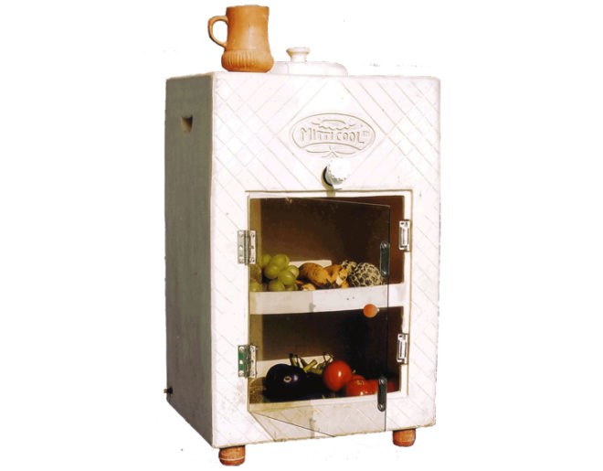 MittiCool refrigerator, clay refrigerator, green appliances, zero-energy fridge, green technology, affordable appliances, clay appliances, low-cost design, Indian entrepreneur, alternative home appliances
