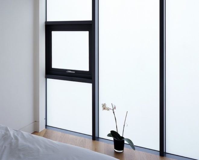 Maida Vale, London, London architecture, Boyarsky Murphy Architects, skinny house, narrow house, sliver house, wedge-shaped site, wedge-shaped building, tinted windows, natural light, split-level, skylight, glass facade